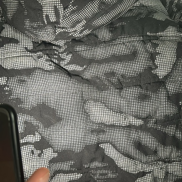 Like new condition gap fit - men’s large 3m digital camo styling. Asking $75 obo - Picture 3 of 4